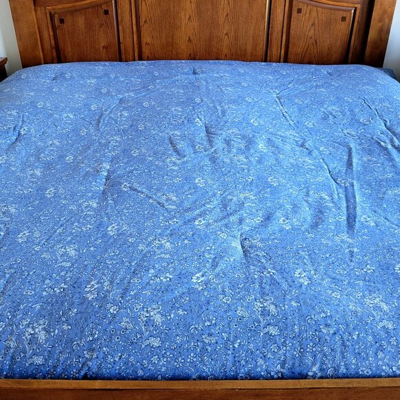 Laura Ashley Comforter + 2 Shams Queen Sz Veronica Reversible Floral White Blue - Picture 2 of 6